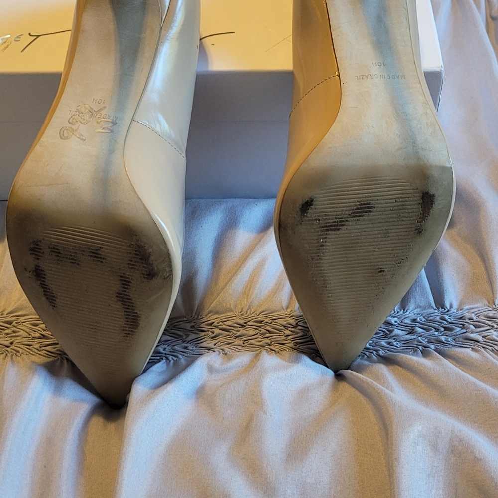Heels - Picture 3 of 4